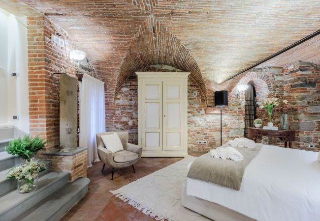 Apartment in Lucca - The Lucca Heritage Retreat, a Spacious Home with Outdoor inside the Walls of Lucca Apartment in Lucca - The Lucca Heritage Retreat, a Spacious Home with Outdoor inside the Walls of Lucca