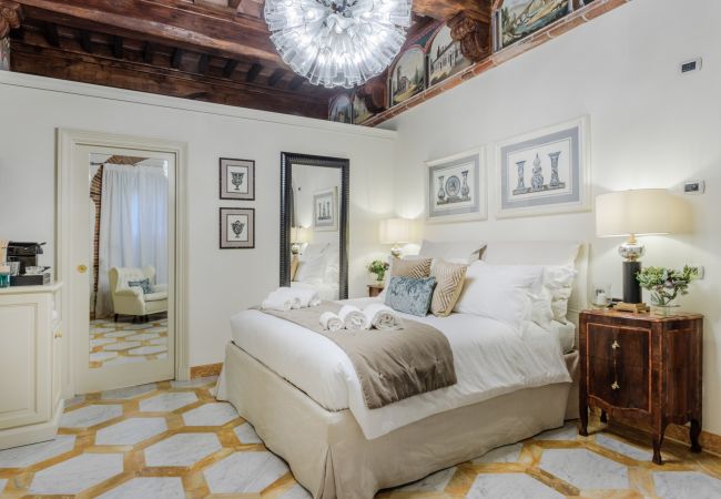 Apartment in Lucca - The Lucca Heritage Retreat, a Spacious Home with Outdoor inside the Walls of Lucca Apartment in Lucca - The Lucca Heritage Retreat, a Spacious Home with Outdoor inside the Walls of Lucca