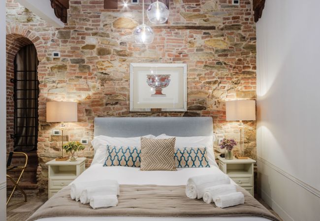 Apartment in Lucca - The Lucca Heritage Retreat, a Spacious Home with Outdoor inside the Walls of Lucca Apartment in Lucca - The Lucca Heritage Retreat, a Spacious Home with Outdoor inside the Walls of Lucca