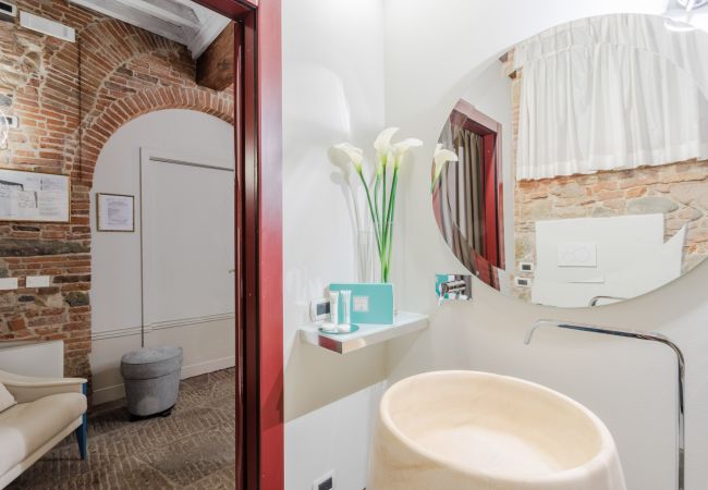 Apartment in Lucca - The Lucca Heritage Retreat, a Spacious Home with Outdoor inside the Walls of Lucca Apartment in Lucca - The Lucca Heritage Retreat, a Spacious Home with Outdoor inside the Walls of Lucca