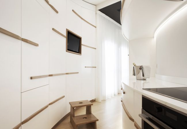 Apartment in Lucca - Canticle Lucca Luxury Apartment with Elevator, Terrace, Parking and Jacuzzi Apartment in Lucca - Canticle Lucca Luxury Apartment with Elevator, Terrace, Parking and Jacuzzi