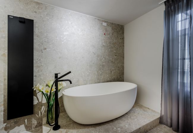 Apartment in Lucca - Casa Silvestro Modern Spacious 3 Bedrooms Luxury Apartment inside the Walls of Lucca Apartment in Lucca - Casa Silvestro Modern Spacious 3 Bedrooms Luxury Apartment inside the Walls of Lucca