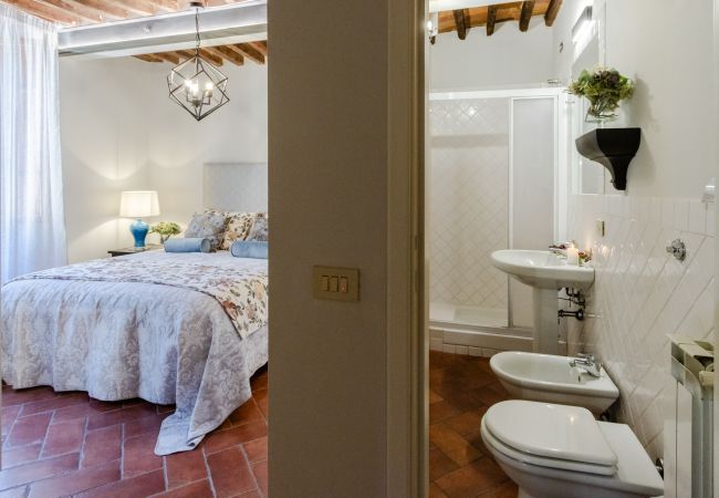 Apartment in Lucca - Casa Genny convenient 1 bedroom apartment inside the walls of Lucca Apartment in Lucca - Casa Genny convenient 1 bedroom apartment inside the walls of Lucca