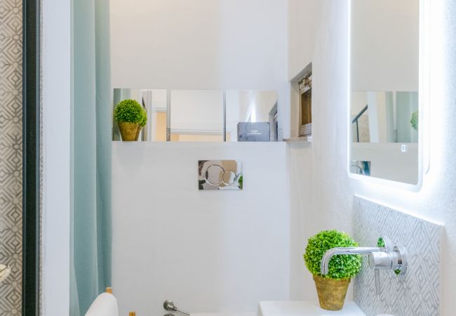 Apartment in Lucca - Casa Daria, Modern 4 Bedrooms Apartment inside the Walls of Lucca  Apartment in Lucca - Casa Daria, Modern 4 Bedrooms Apartment inside the Walls of Lucca