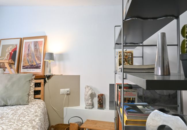 Apartment in Madrid - Cozy studio with pool in Ciudad Lineal  Apartment in Madrid - Cozy studio with pool in Ciudad Lineal