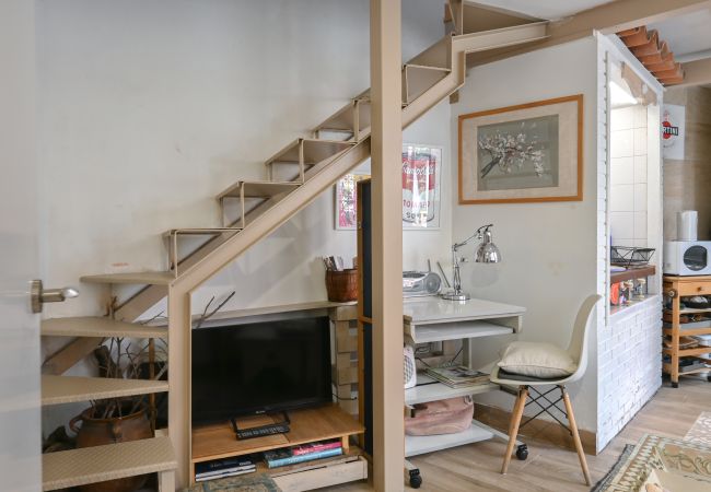 Apartment in Madrid - Cozy studio with pool in Ciudad Lineal  Apartment in Madrid - Cozy studio with pool in Ciudad Lineal