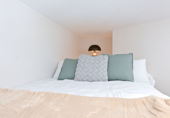 Studio in Madrid - Central and Bright Duplex Studio in Madrid  Studio in Madrid - Central and Bright Duplex Studio in Madrid