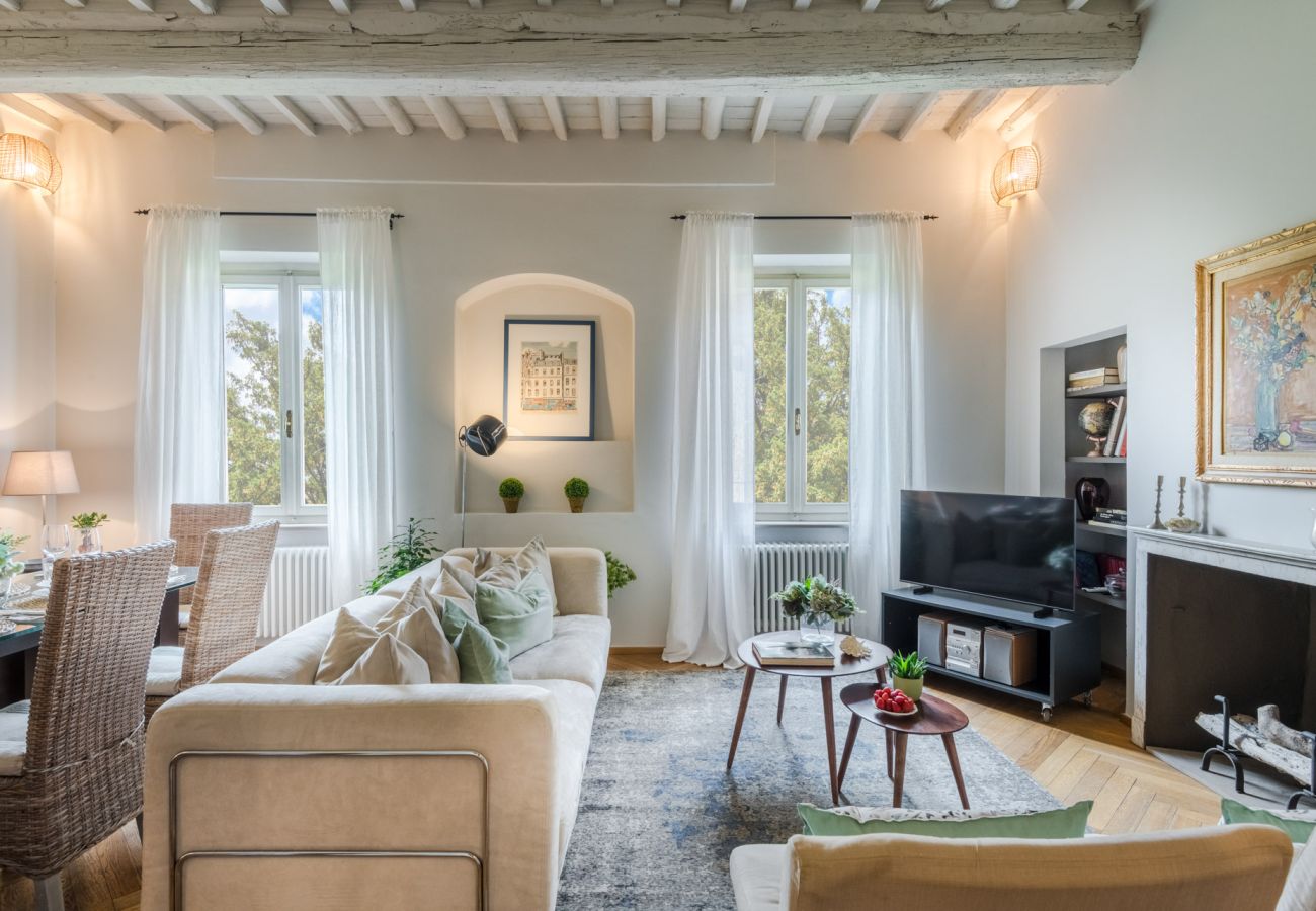 Apartment in Lucca - GARDEN VISTA Charming 2 Bedrooms 2 Bathrooms Apartment inside the Walls of Lucca