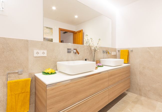 Villa in Alcúdia - Villa Manresa on the beachfront by Mallorca Charme Villa in Alcúdia - Villa Manresa on the beachfront by Mallorca Charme