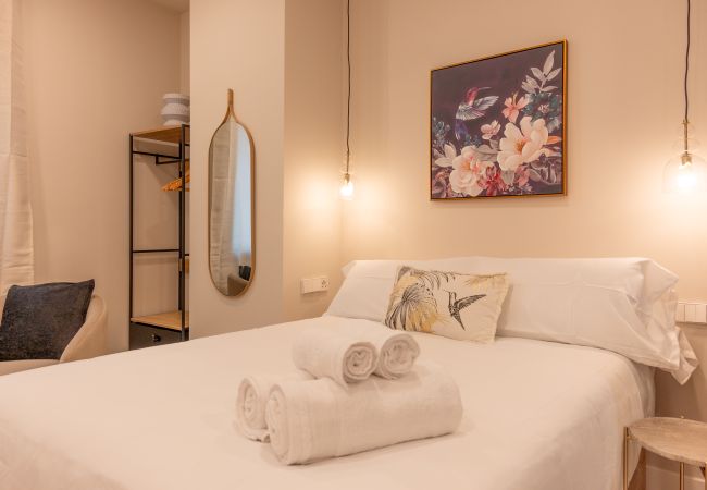 Studio in Madrid - El Capricho: Your Charming and Tranquil Refuge in Madrid Studio in Madrid - El Capricho: Your Charming and Tranquil Refuge in Madrid