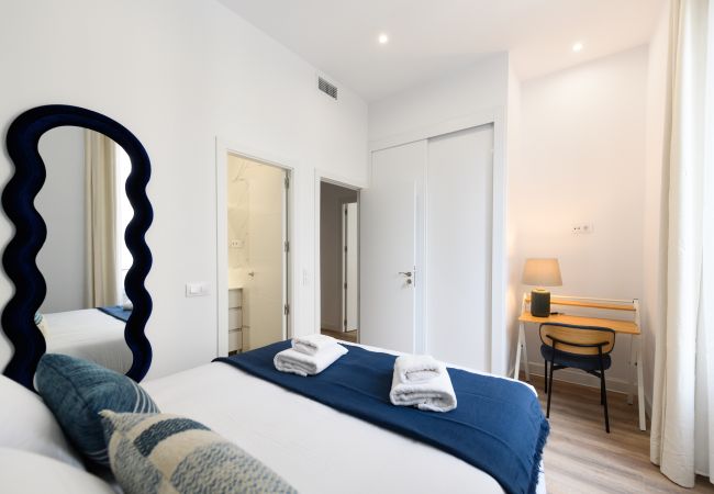 Apartment in Madrid - Elegance and Functionality in San Bernardo: Apartment with En-Suite Bathrooms Apartment in Madrid - Elegance and Functionality in San Bernardo: Apartment with En-Suite Bathrooms