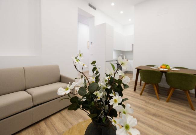 Apartment in Madrid - Elegance and Functionality in San Bernardo: Apartment with En-Suite Bathrooms Apartment in Madrid - Elegance and Functionality in San Bernardo: Apartment with En-Suite Bathrooms