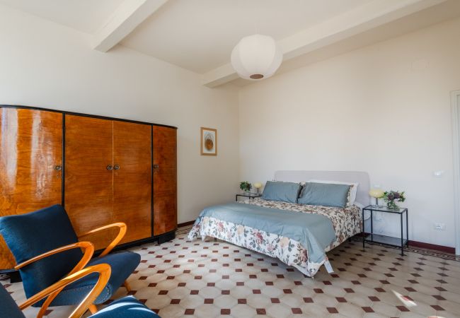 Apartment in Lucca - Spacious Apartment Overlooking the Canal in Lucca – 3 Bedrooms, 2 Bathrooms Apartment in Lucca - Spacious Apartment Overlooking the Canal in Lucca – 3 Bedrooms, 2 Bathrooms