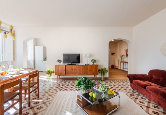 Apartment in Lucca - Spacious Apartment Overlooking the Canal in Lucca – 3 Bedrooms, 2 Bathrooms Apartment in Lucca - Spacious Apartment Overlooking the Canal in Lucca – 3 Bedrooms, 2 Bathrooms