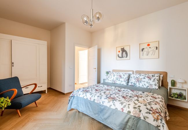 Apartment in Lucca - Spacious Apartment Overlooking the Canal in Lucca – 3 Bedrooms, 2 Bathrooms Apartment in Lucca - Spacious Apartment Overlooking the Canal in Lucca – 3 Bedrooms, 2 Bathrooms