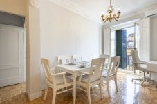 Apartment in Madrid - Cosy flat with balconies in the centre of Madrid, a few steps from the Plaza Mayor. 