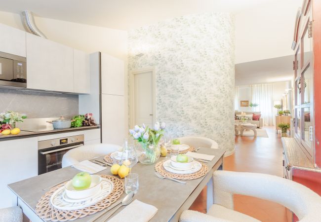 Apartment in Lucca - Smart Penthouse with Views over Amphiteatre Square Apartment in Lucca - Smart Penthouse with Views over Amphiteatre Square