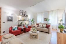 Apartment in Lucca - Smart Penthouse with Views over Amphiteatre Square