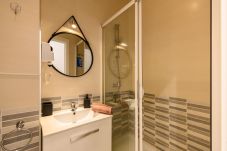 Rent by room in Madrid - Amsterdam: room with comfort and shared areas Gran Vía-Madrid