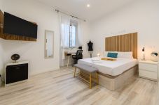 Rent by room in Madrid - Madrid: room with comfort and shared areas- Gran Vía