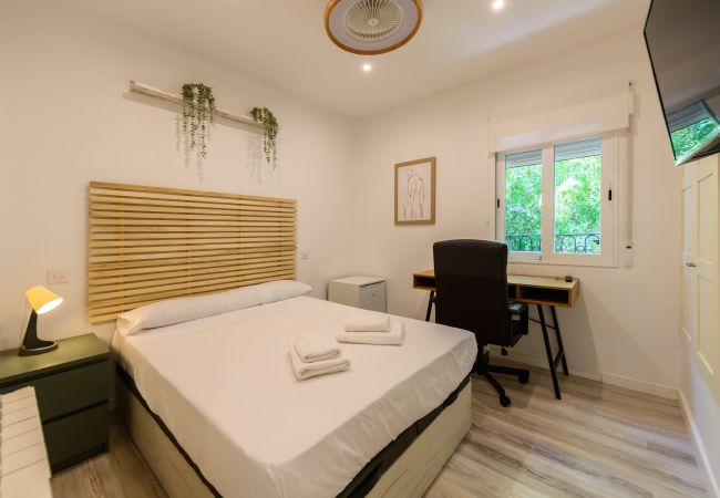 Rent by room in Madrid - La Paz: Room with Bolivian essence and comfort in Madrid Rent by room in Madrid - La Paz: Room with Bolivian essence and comfort in Madrid