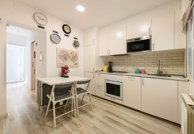 Rent by room in Madrid - La Paz: Room with Bolivian essence and comfort in Madrid Rent by room in Madrid - La Paz: Room with Bolivian essence and comfort in Madrid