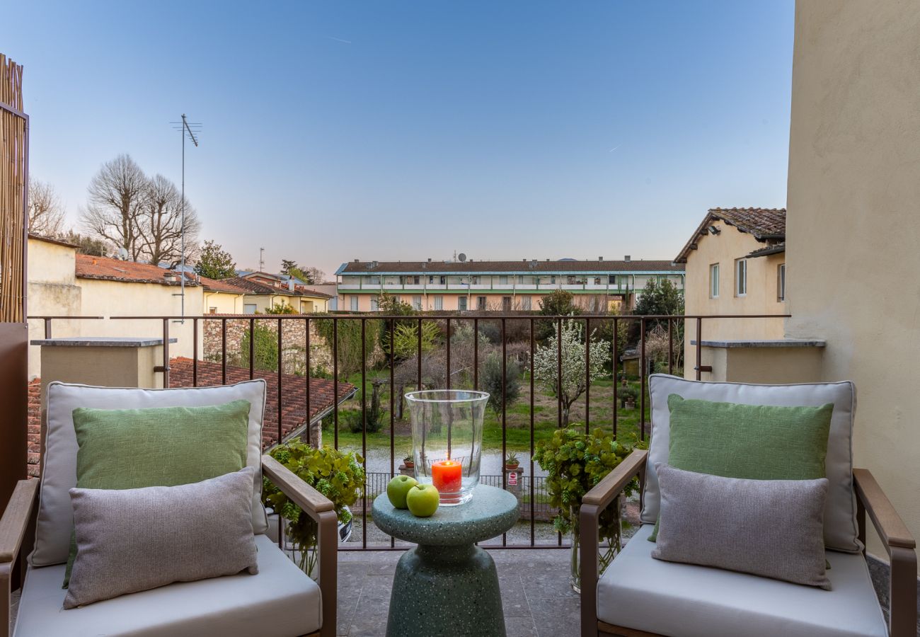 Apartment in Lucca - Modern Elegance inside Lucca Walls – with Terrace Apartment in Lucca - Modern Elegance inside Lucca Walls – with Terrace