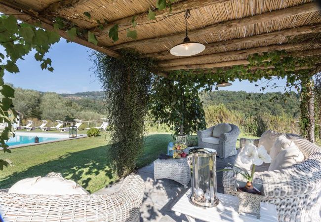Villa in Lucca - Romantic Farmhouse with Oversize Panoramic Pool Villa in Lucca - Romantic Farmhouse with Oversize Panoramic Pool