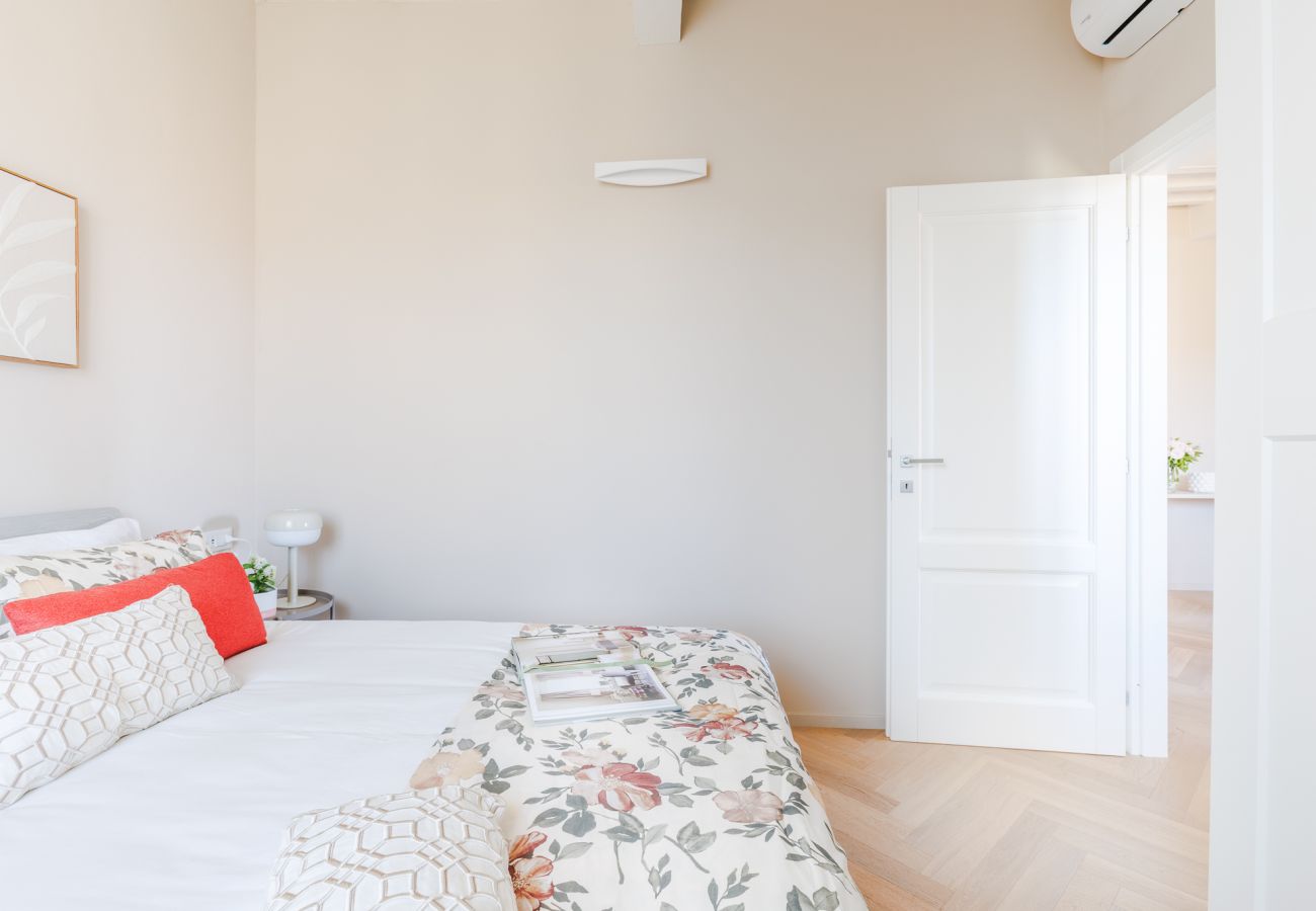 Apartment in Lucca - The White Lotus Penthouse, Modern Flat with Elevator Apartment in Lucca - The White Lotus Penthouse, Modern Flat with Elevator