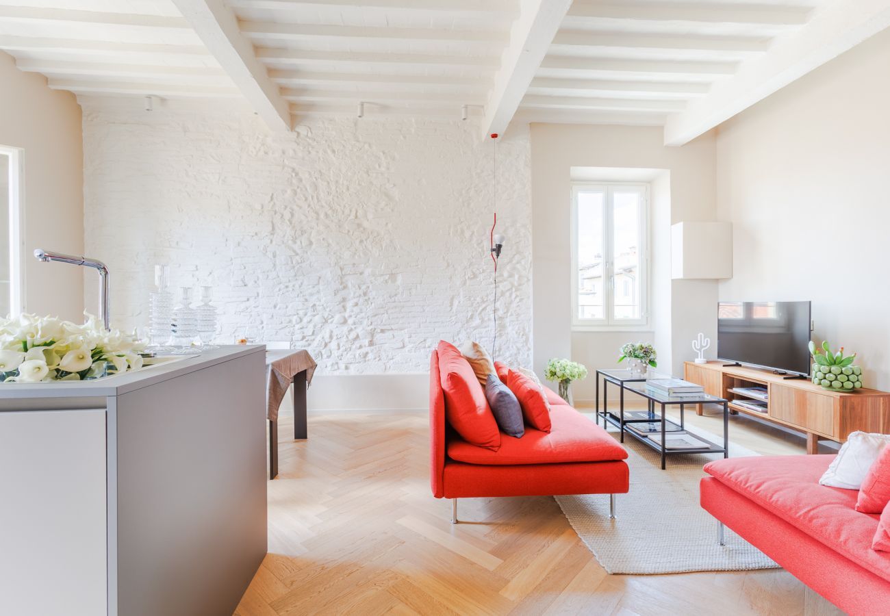 Apartment in Lucca - The White Lotus Penthouse, Modern Flat with Elevator Apartment in Lucca - The White Lotus Penthouse, Modern Flat with Elevator