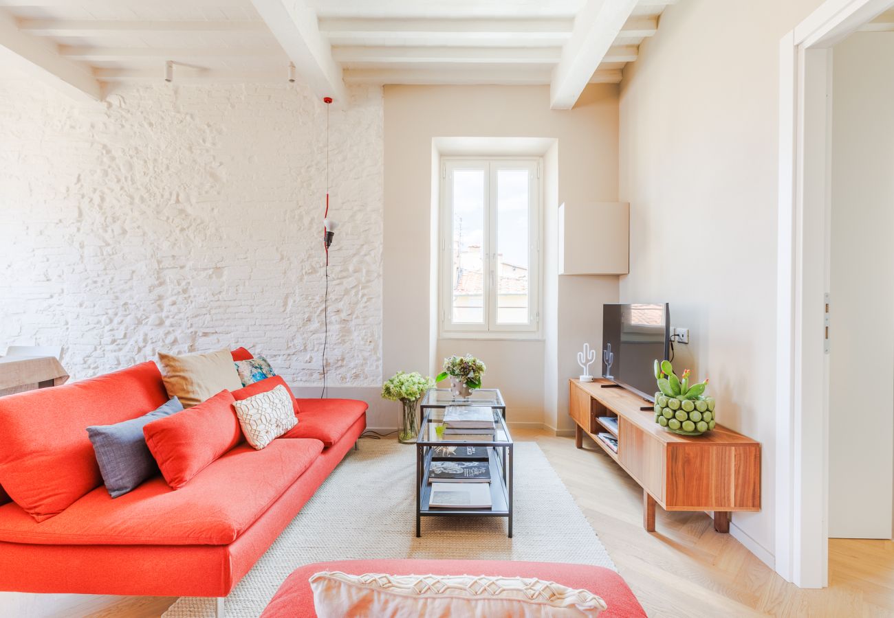 Apartment in Lucca - The White Lotus Penthouse, Modern Flat with Elevator Apartment in Lucca - The White Lotus Penthouse, Modern Flat with Elevator