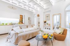 Apartment in Lucca - Smart and Convenient Fully Air Conditioned Apartment 