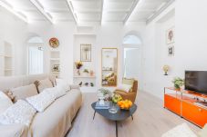 Apartment in Lucca - Smart and Convenient Fully Air Conditioned Apartment 