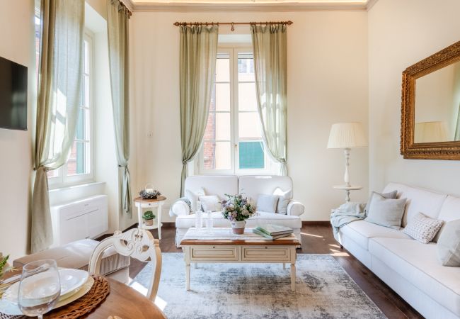  in Lucca - Bright and Central Apartment in Lucca