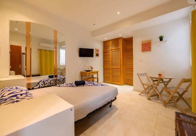 Studio in Madrid - Fully Equipped Studio in the Centre of Madrid Studio in Madrid - Fully Equipped Studio in the Centre of Madrid