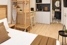 Apartment in Valencia / València - Beach Apartment | 1BR | 2 Guests | AC & WIFI
