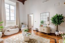 Apartment in Lucca - Charming Nest in the Heart of Lucca: 