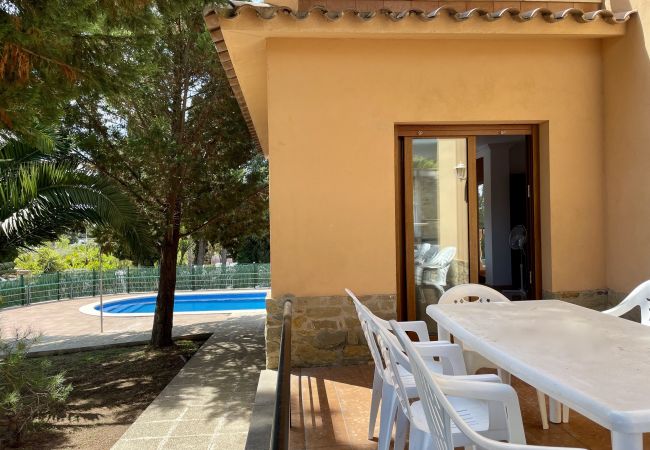 Апартаменты на L'Escala - MUSEU BAIXOS 4D Апартаменты на L'Escala - MUSEU BAIXOS 4D