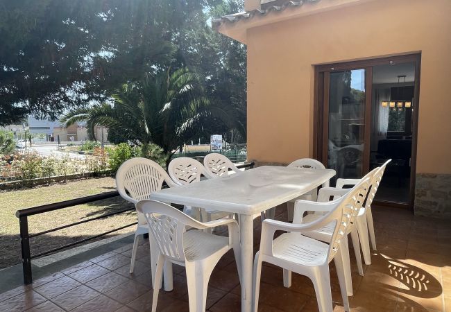 Апартаменты на L'Escala - MUSEU BAIXOS 4D Апартаменты на L'Escala - MUSEU BAIXOS 4D