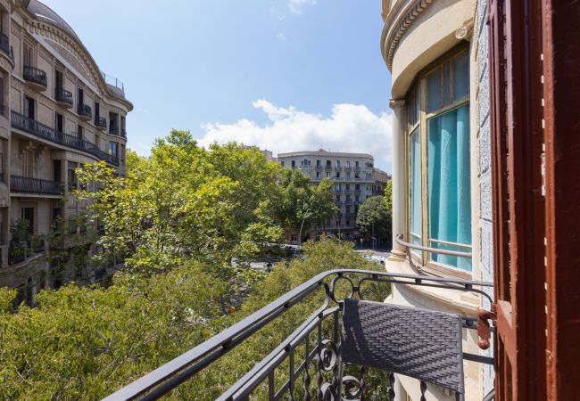 Апартаменты на Barcelona - CALABRIA, большая, удобная квартира идеально подходит для семей или групп в Эшампле, центр Барселоны. Апартаменты на Barcelona - CALABRIA, большая, удобная квартира идеально подходит для семей или групп в Эшампле, центр Барселоны.