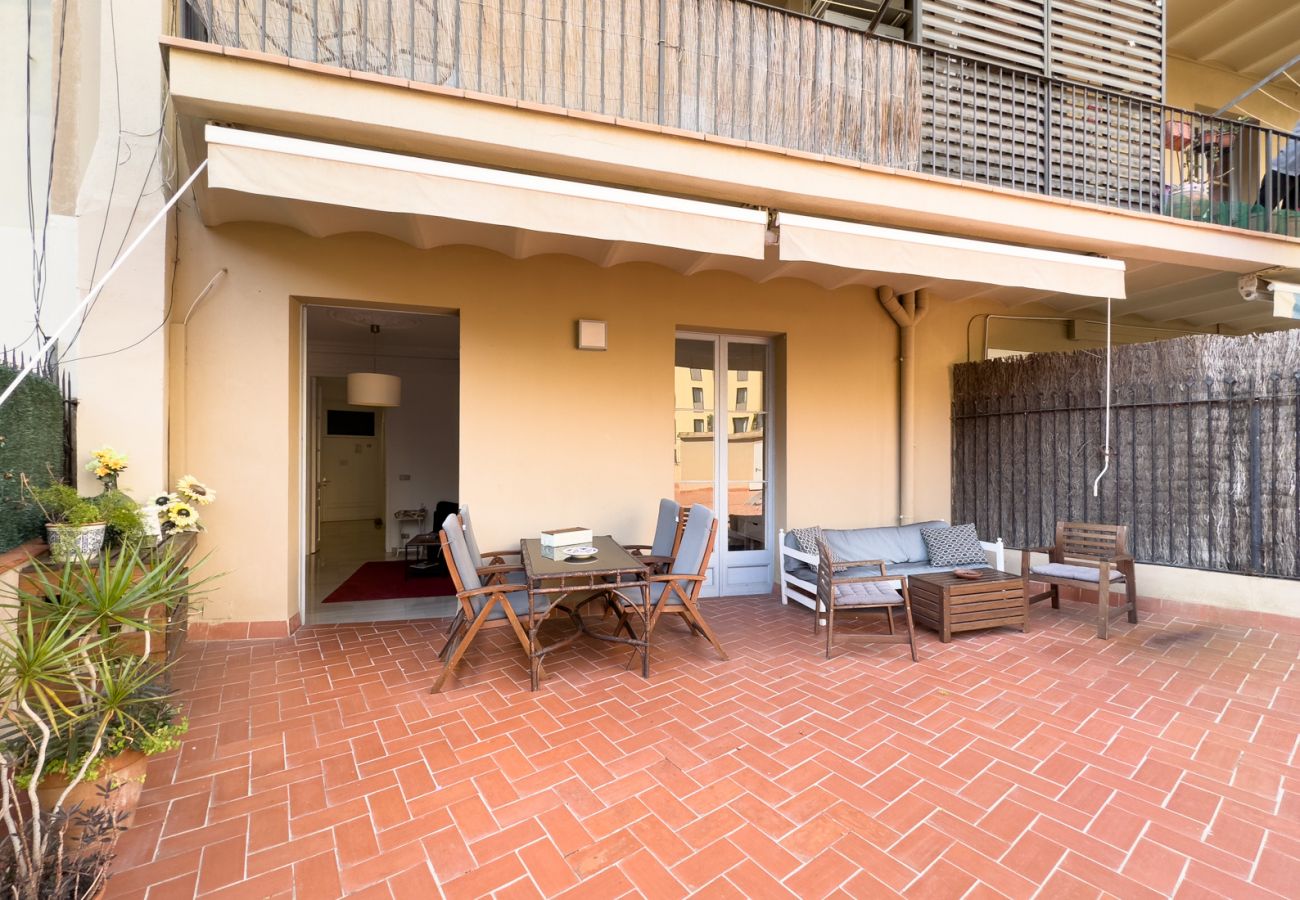 Апартаменты на Барселона / Barcelona - Хорошая квартира с большой террасой, рядом с проспектом Грасиа, Барселона