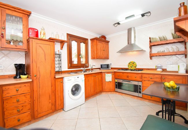 Дом на Muro - Ancla 011 fantástica casa de pueblo con jacuzzi, terraza y WiFi Дом на Muro - Ancla 011 fantástica casa de pueblo con jacuzzi, terraza y WiFi