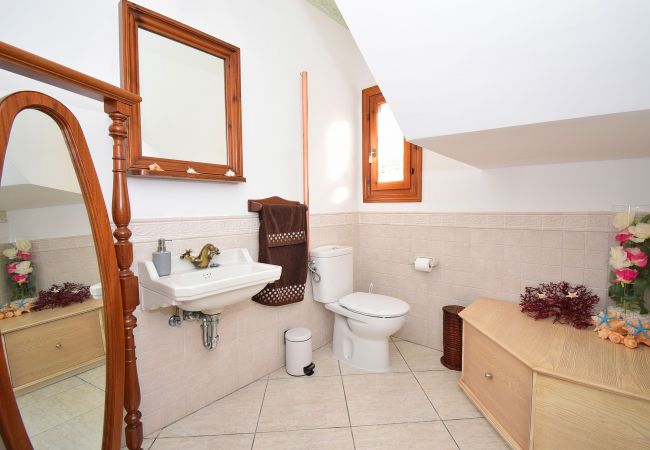 Дом на Muro - Ancla 011 fantástica casa de pueblo con jacuzzi, terraza y WiFi Дом на Muro - Ancla 011 fantástica casa de pueblo con jacuzzi, terraza y WiFi