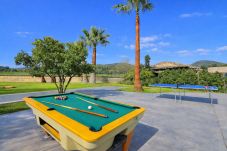 Особняк на Sa Pobla - Can Mussol 040 magnifica villa con piscina privada, gran jardín, zona infantil, billar, ping pong y WiFi
