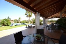 Особняк на Muro - Can Gamundí 052 fantástica finca con piscina privada, zona de juegos, aire acondicionado y barbacoa