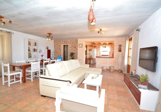 Особняк на Santa Margalida - Es Bosquerró 054 fantástica finca con piscina vallada, zona infantil, terraza, barbacoa y WiFi Особняк на Santa Margalida - Es Bosquerró 054 fantástica finca con piscina vallada, zona infantil, terraza, barbacoa y WiFi