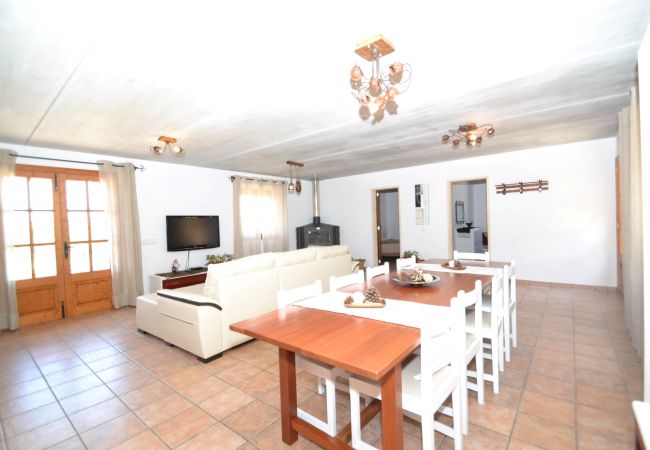 Особняк на Santa Margalida - Es Bosquerró 054 fantástica finca con piscina vallada, zona infantil, terraza, barbacoa y WiFi Особняк на Santa Margalida - Es Bosquerró 054 fantástica finca con piscina vallada, zona infantil, terraza, barbacoa y WiFi