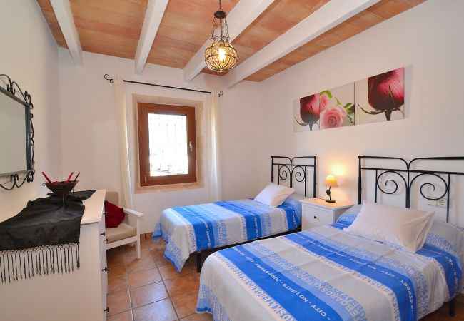 Особняк на Santa Margalida - Es Bosquerró 054 fantástica finca con piscina vallada, zona infantil, terraza, barbacoa y WiFi Особняк на Santa Margalida - Es Bosquerró 054 fantástica finca con piscina vallada, zona infantil, terraza, barbacoa y WiFi
