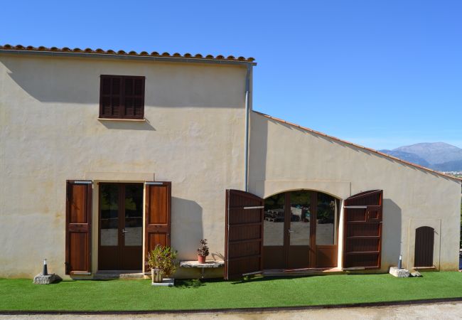 Особняк на Muro - Els Tarongers 081 fantástica finca con piscina privada, aire acondicionado, terraza y barbacoa Особняк на Muro - Els Tarongers 081 fantástica finca con piscina privada, aire acondicionado, terraza y barbacoa