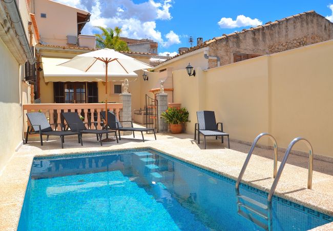  на Buger - Ca n'Aina Canta 064 acogedora casa de pueblo con piscina privada, terraza, barbacoa y aire acondicionado